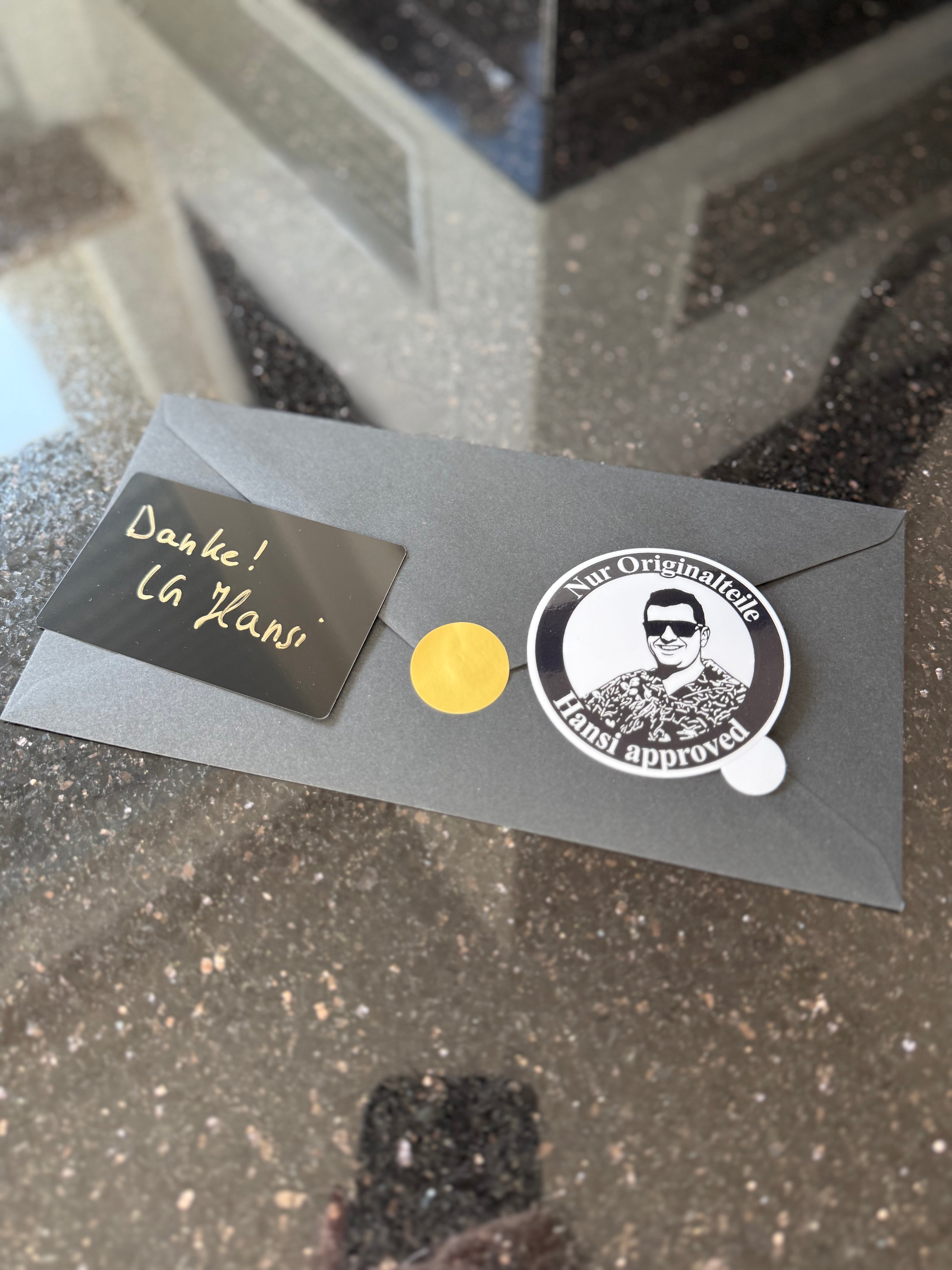 Sticker „Nur Originalteile - Hansi approved“ | Ø 6,5 cm | Hansis Garage | UV- & wetterfest