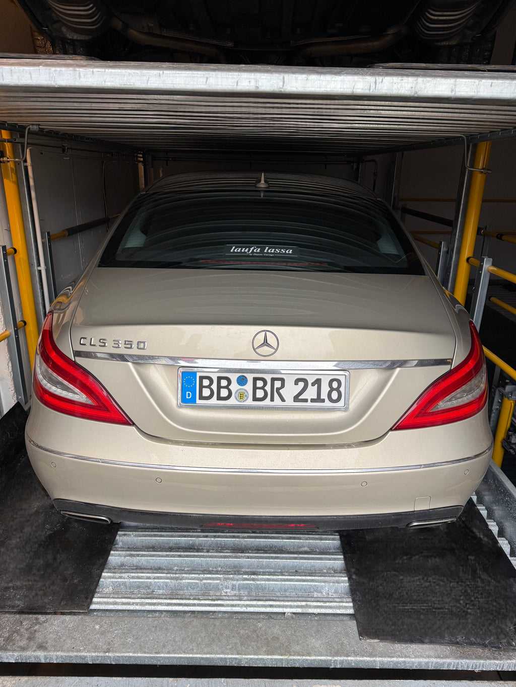 Sticker „laufa lassa by Hansis Garage“ | Heckscheiben-Sticker | UV- & wetterfest | Limitierte Auflage auf 100 Exemplare