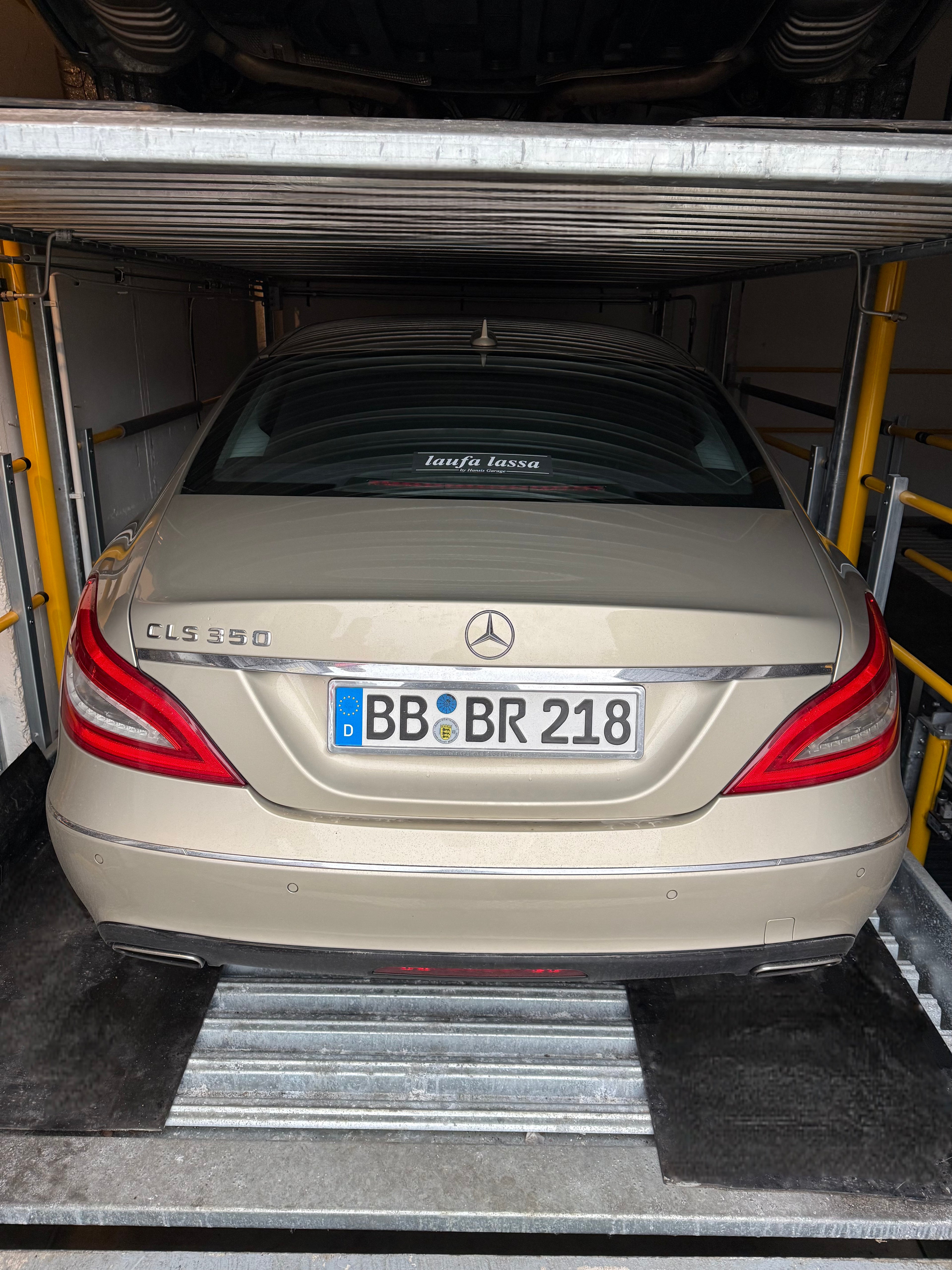 Sticker „laufa lassa by Hansis Garage“ | Heckscheiben-Sticker | UV- & wetterfest | Limitierte Auflage auf 100 Exemplare