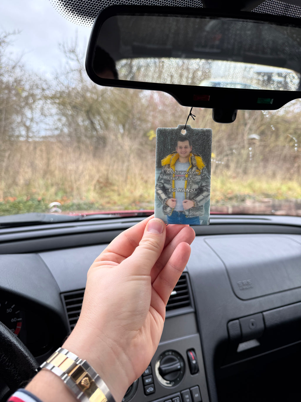 Duftbaum „Pina Colada“ – Winter Spezial Edition – Hansis Garage | „Motor warm Laufa lassa“