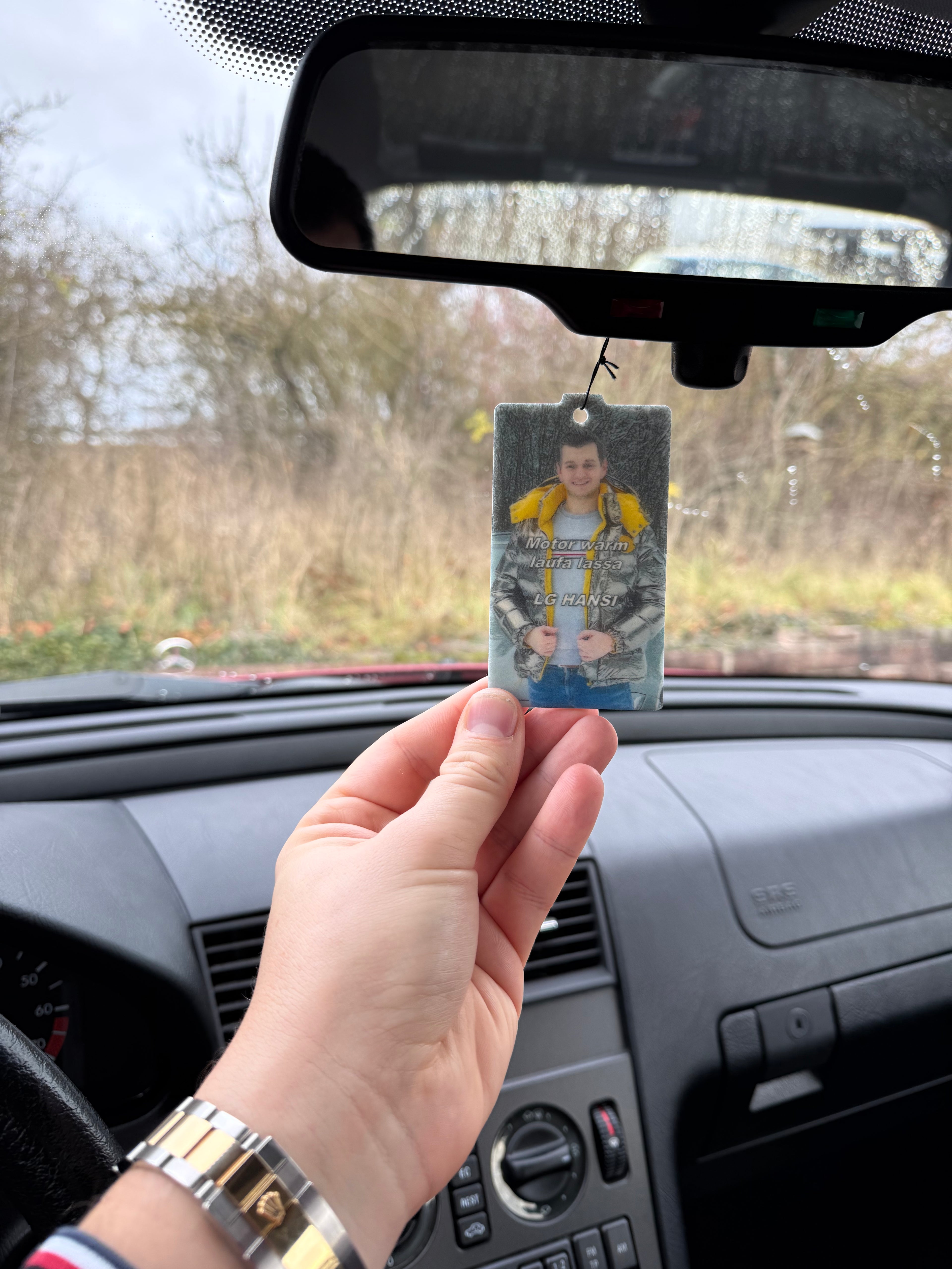 Duftbaum „Pina Colada“ – Winter Spezial Edition – Hansis Garage | „Motor warm Laufa lassa“