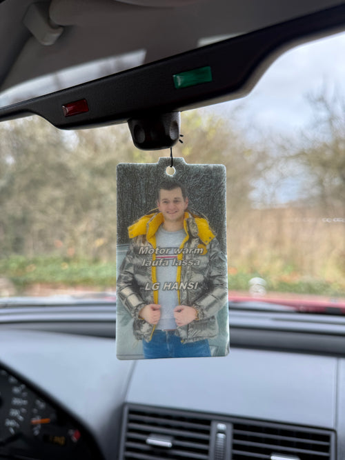 Duftbaum „Pina Colada“ – Winter Spezial Edition – Hansis Garage | „Motor warm Laufa lassa“