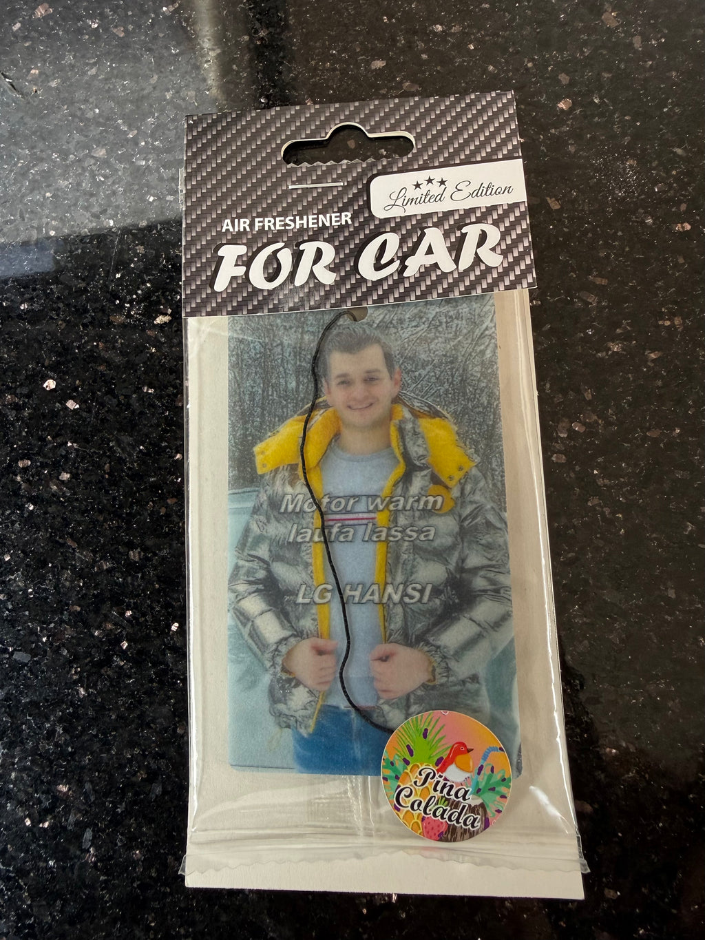 Duftbaum „Pina Colada“ – Winter Spezial Edition – Hansis Garage | „Motor warm Laufa lassa“