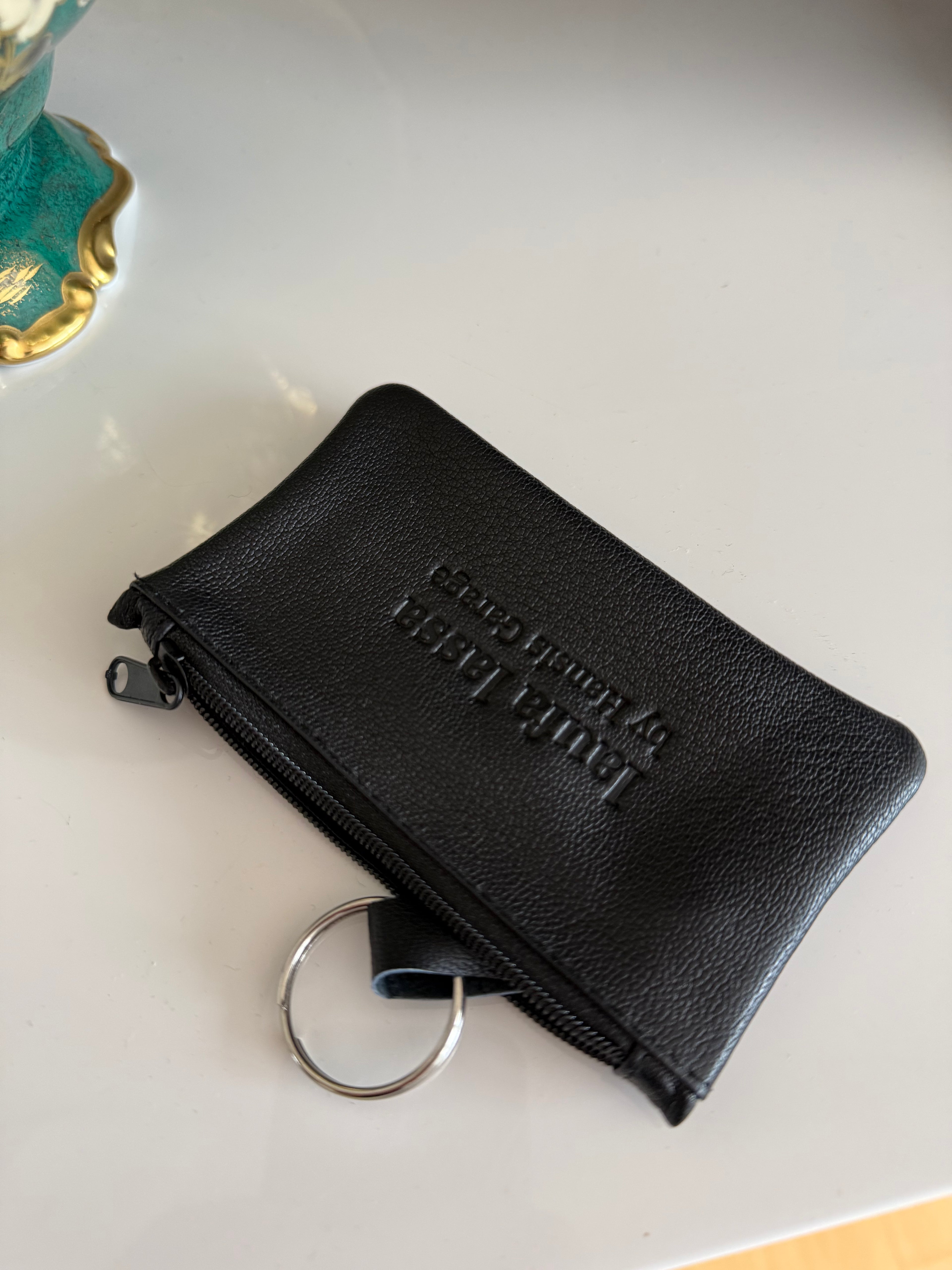 Schlüsseltasche | „Laufa lassa“ | Hansis Garage | Echtleder mit Blindprägung